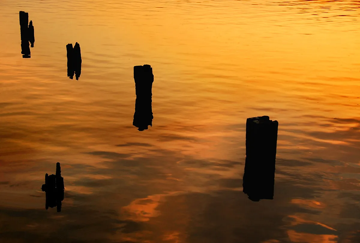 Best Time for Sunset Walks Faro: A Seasonal Travel Guide