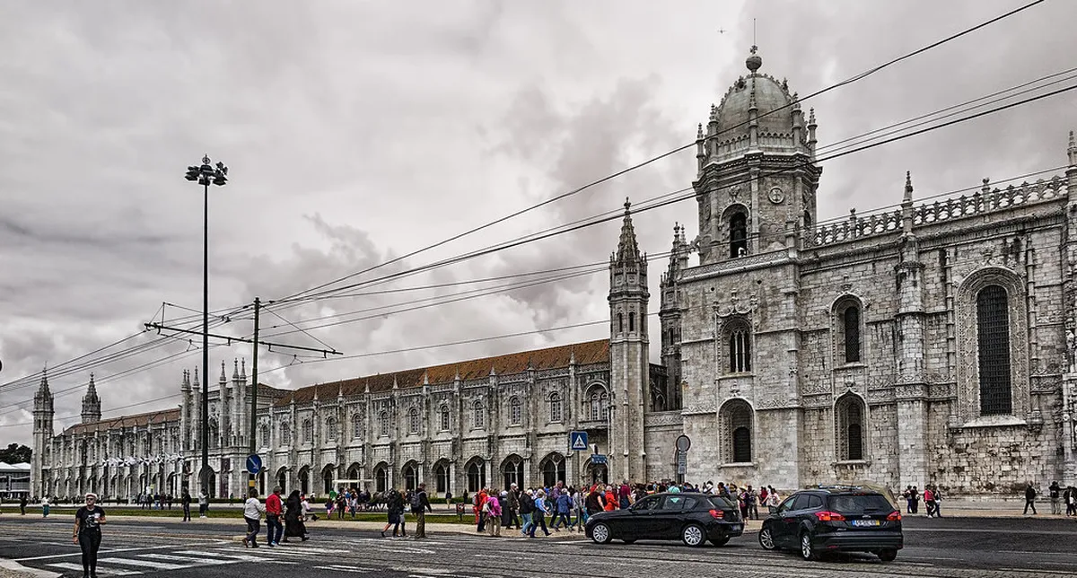How to Walk to Belem: A Scenic Waterfront Guide